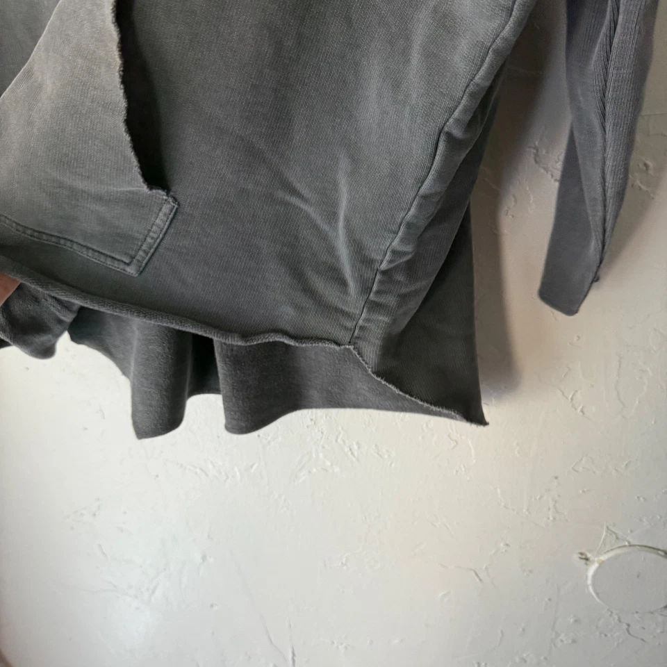 Sudadera con Capucha ALLSAINTS Gris Carbón Gran Tamaño Desgastada Cremallera Pequeña Foto 3 de 4