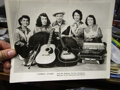 J26 Old Picture Photo COWBOY STUART Beaver Valley Cowgirls Accordion Guitar Band