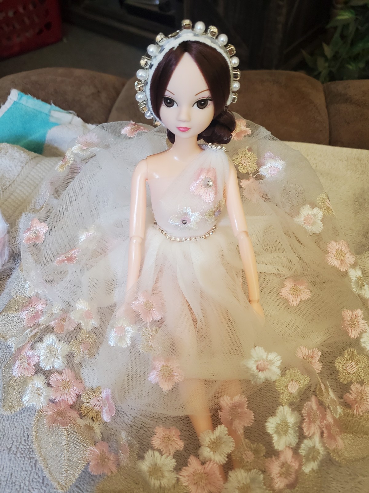 11 IN. CAR DASHBOARD DOLL~ ACCESSORIES~ BENDABLE ARMS AND LEGS ~ WHITE DRESS