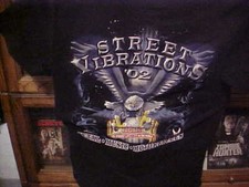 Street Vibrations 2002 Reno Nevada Motorcycle T-Shirt Size Men  s Small Pre-Owned