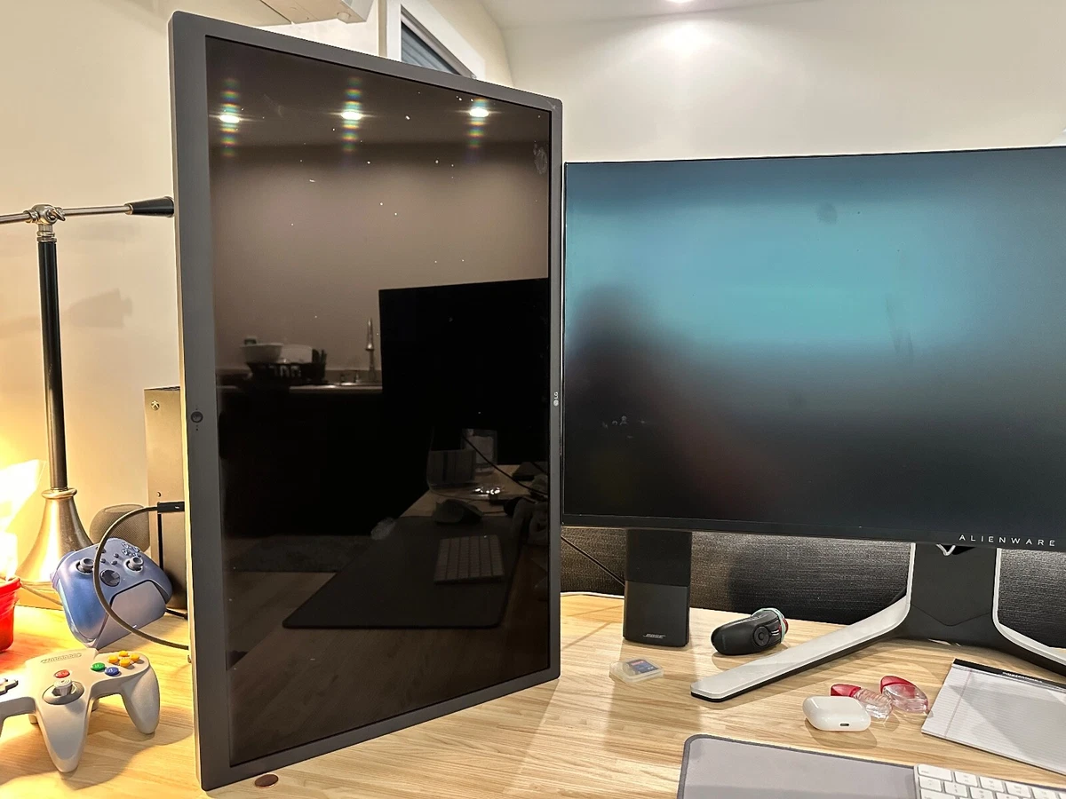 LG UltraFine 5k 27 inch Widescreen LED Monitor - 27MD5KL-B