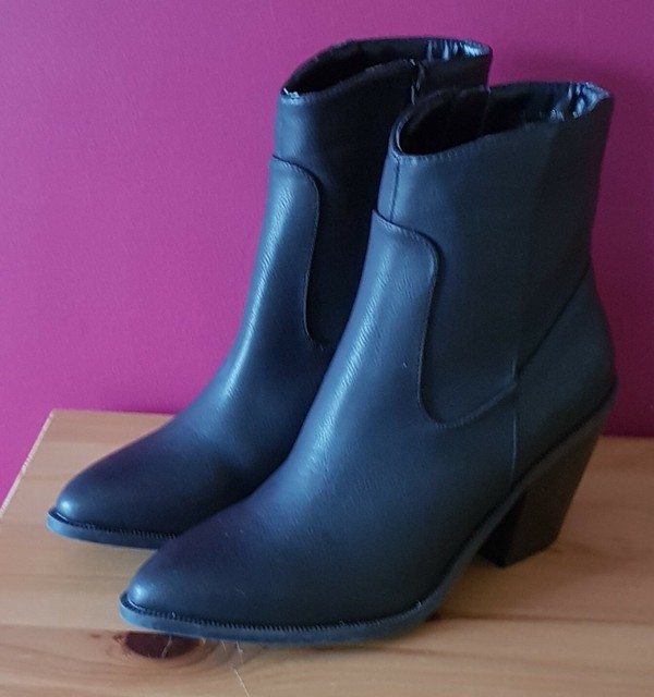 river island black boots