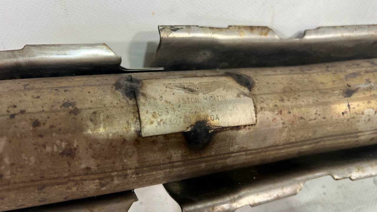 ASTON MARTIN V8 VANTAGE 4.7L EXHAUST REAR LEFT INTERMEDIATE PIPE OEM 11-17💠