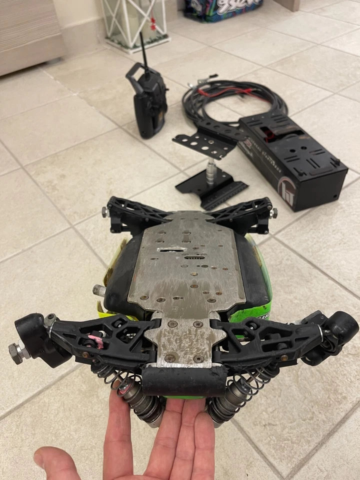 AUTOMODELLO off road COMPLETO RC Buggy Nitro 1/8 Mugen MBX7 DA COMPETIZIONE - Imagen 3 de 4