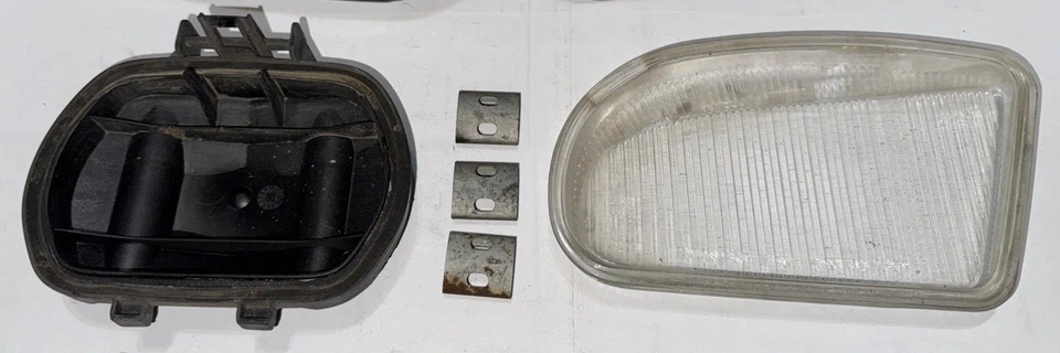 OEM Mercedes-Benz CLK320 W208 Fog Lights Left & Right Pair 2000–2002 Tested Read - Image 3 of 4