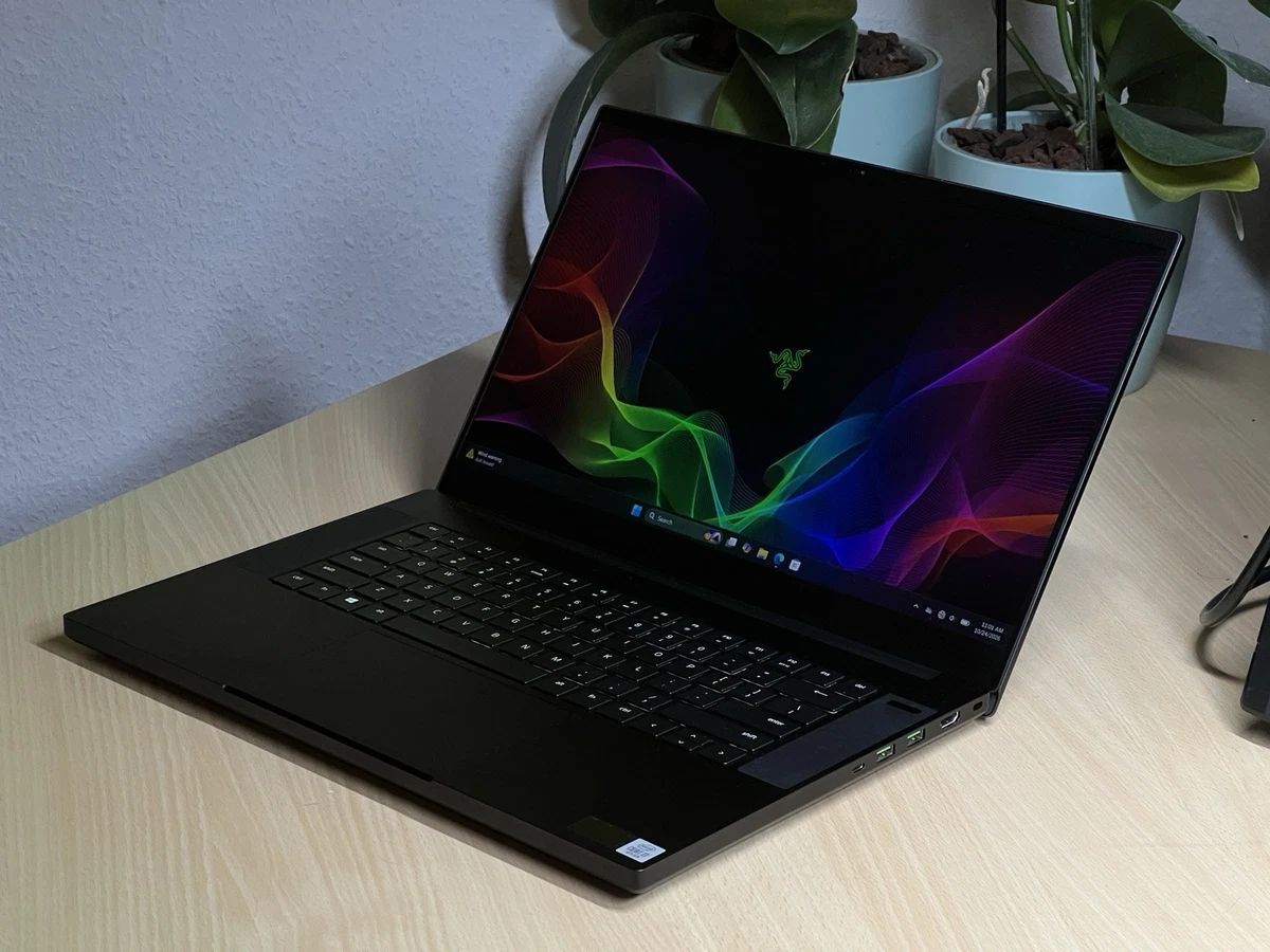 Razer Blade 15 Base (2021) 15,6" i7-10750H 16GB RTX 3060 477GB SSD W11