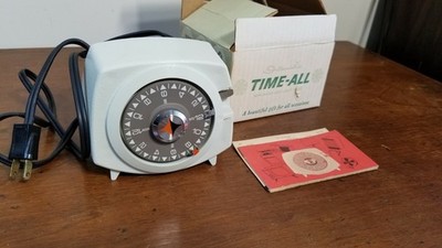 Intermatic Time-All Vintage Mid Century Model A221-4 Lamp Appliance Light Timer