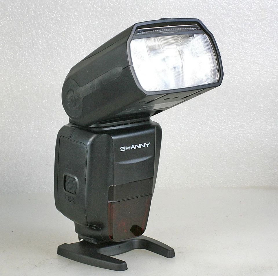Shanny SN600SN Flashgun for Nikon DSLR's, Boxed with Case and Manual, Excellent - Image 3 of 4