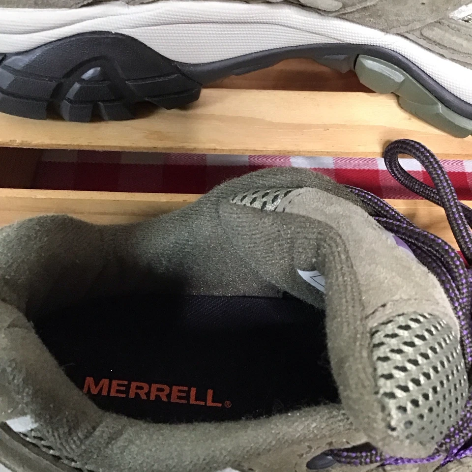 Merrell Moab 2 Mid Waterproof Hiking Boots Woman’s Size 10 Olive Outdoor - Image 4 of 4