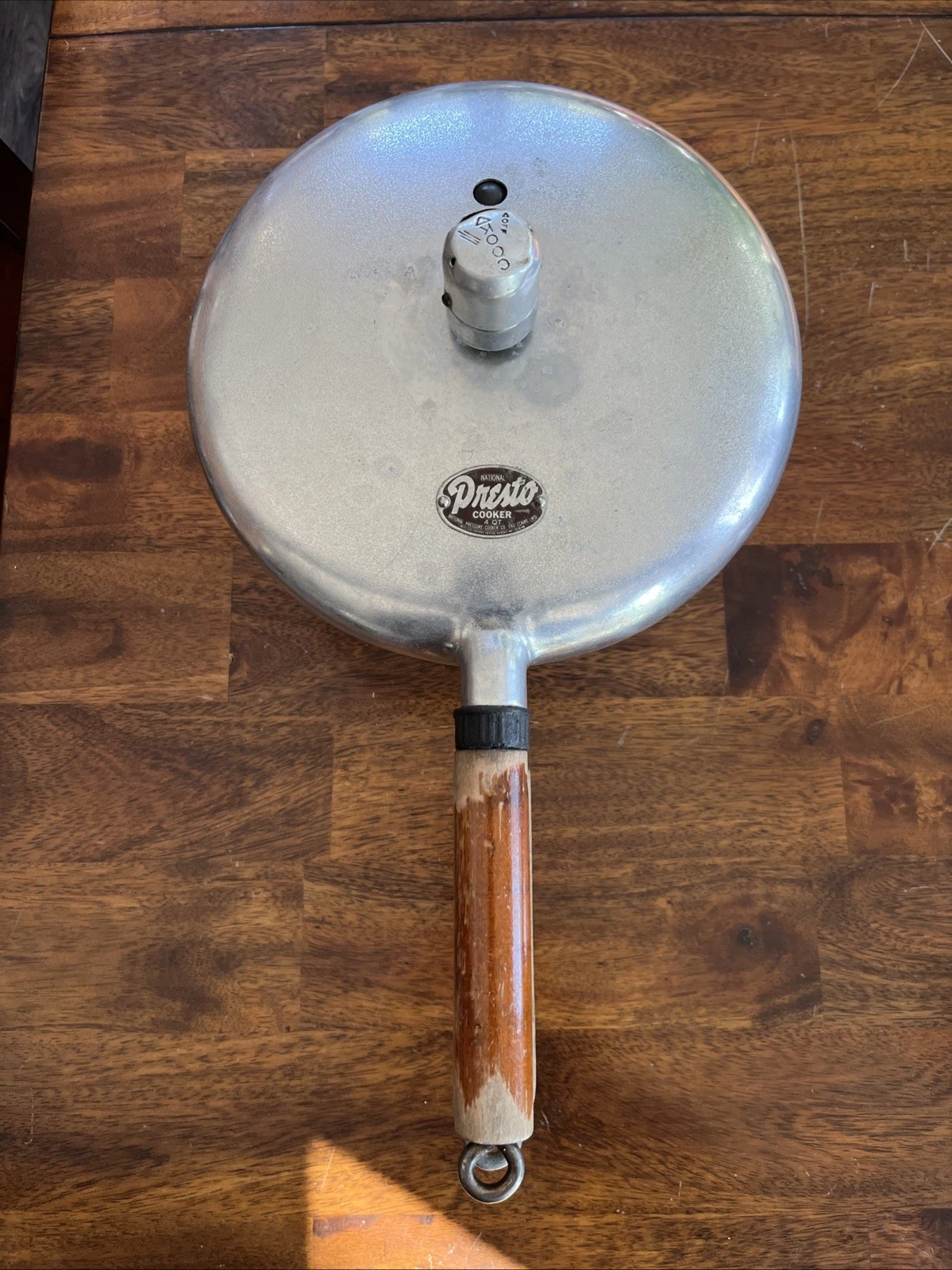 Vintage National Presto Pressure Cooker Model 40 Wood Handles Steamer Stove Top
Opens in a new windo