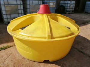 Used 1000 Litres 4 Wheel Lick Molasses Liquid Feeder For Cattle