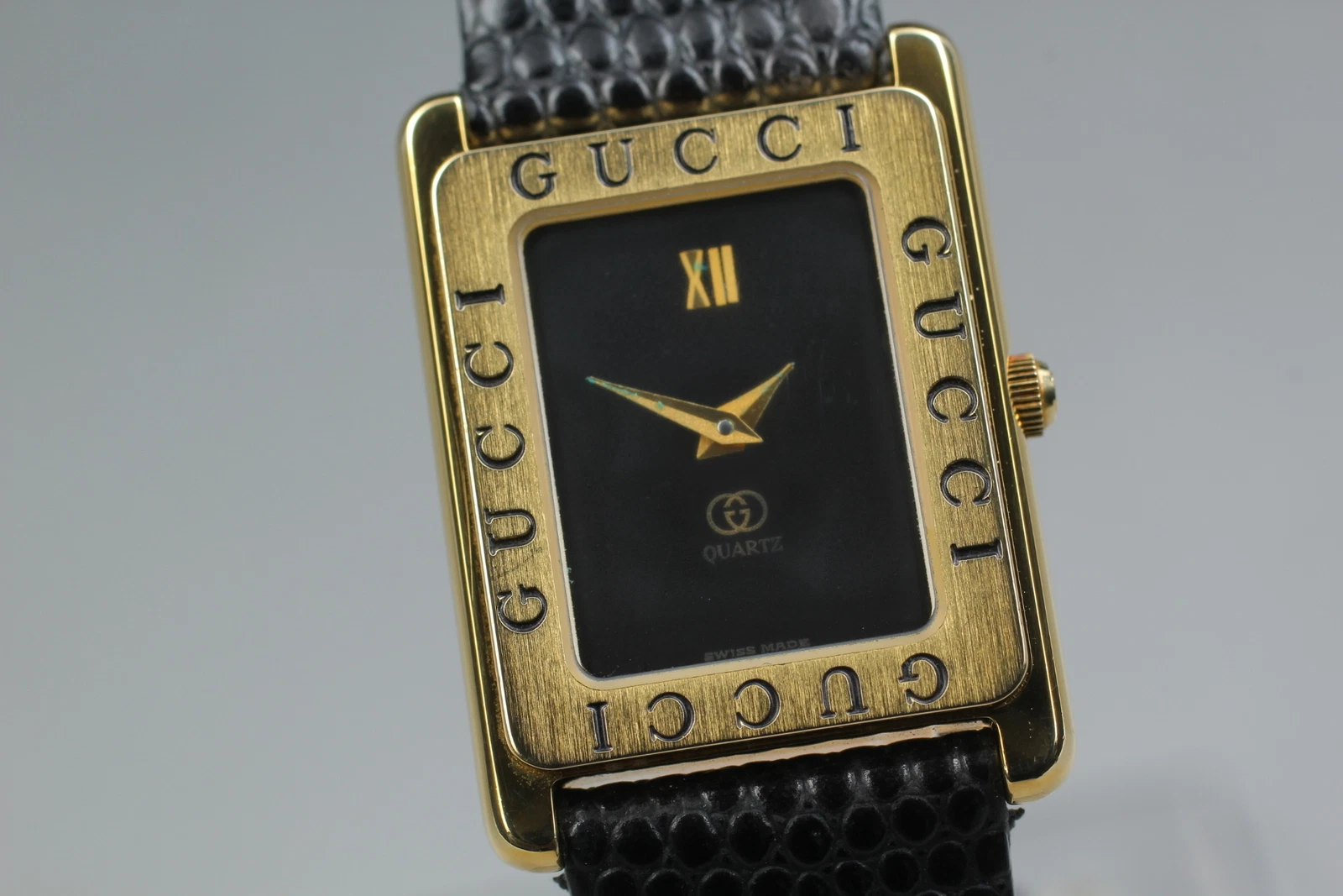 Montre femme neuve ceinture [N comme neuve] GUCCI Lezard 4000L fabrication suisse Qz du JAPON Y208