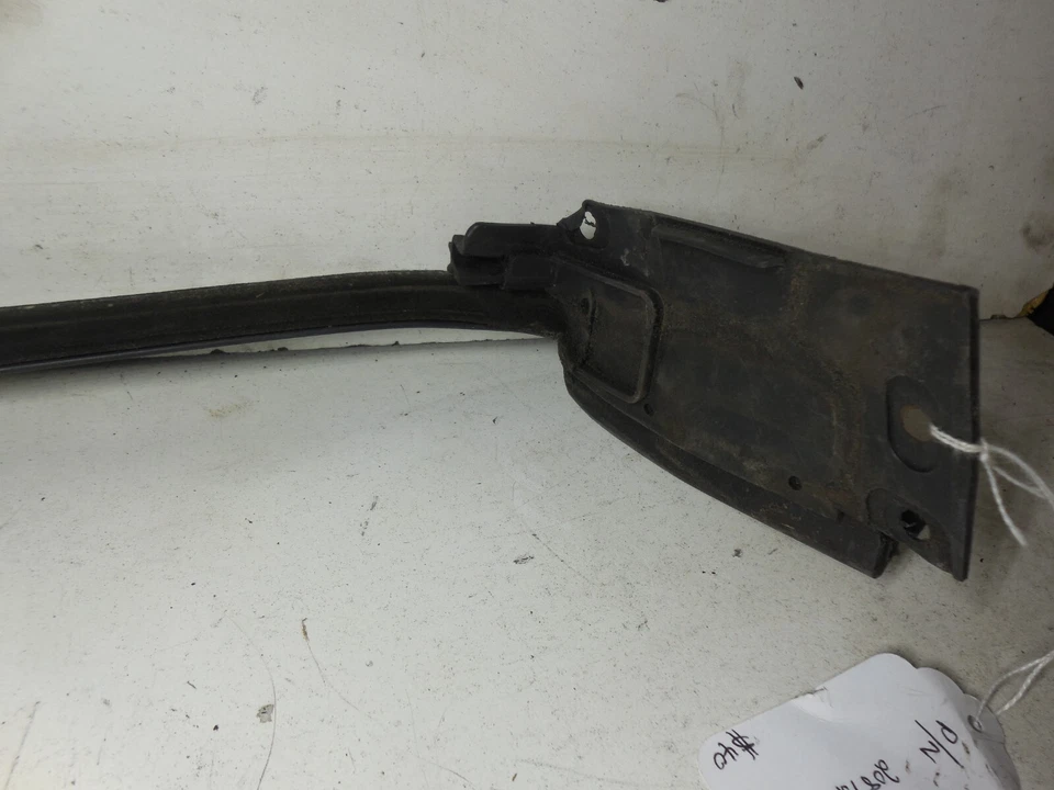 98-02 Mercedes W208 CLK430 320 Puerta Exterior Derecha Ventana Cinturón Sello Intemperie Foto 3 de 4