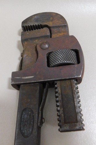 Vintage Champion De Arment 18" Pipe Wrench Tool Good Working Condition - Picture 3 of 19