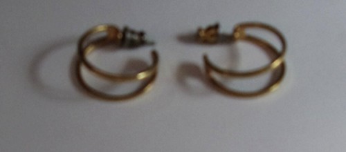 Vintage Gold-tone Double Circle Earrings 3/4"D - Picture 2 of 2