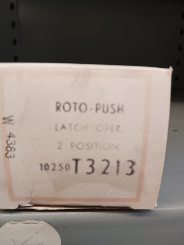 Cutler-Hammer 10250T3213 Roto Push 2p Latch Out.