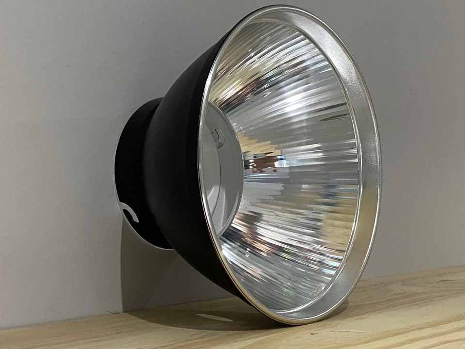 Photography Reflector Elinchrom / Calumet Genesis Fit - Unused. - Image 3 of 4