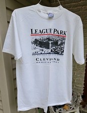 Vintage Cleveland Indians Tshirt  League Park Highlites Must See L Front, back