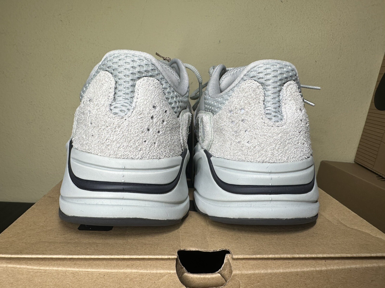 DS Adidas Yeezy Boost 700 V1 Salt EG7487 Men’s size 5 = Women’s size 6.5 image 5