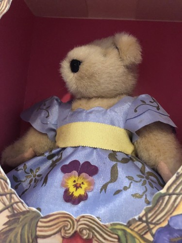 Muffy Vanderbear 10 th Anniversay Bear & Pin NIP 1994 Limited Edition - Picture 4 of 6