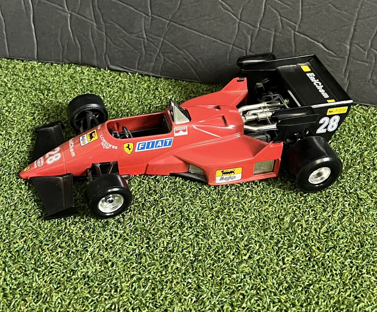Bburago Ferrari 126 C4 Turbo 1/24(赤) 1/24 Burago Die Cast Ferrari 126 C4 Turbo Car Red Made In