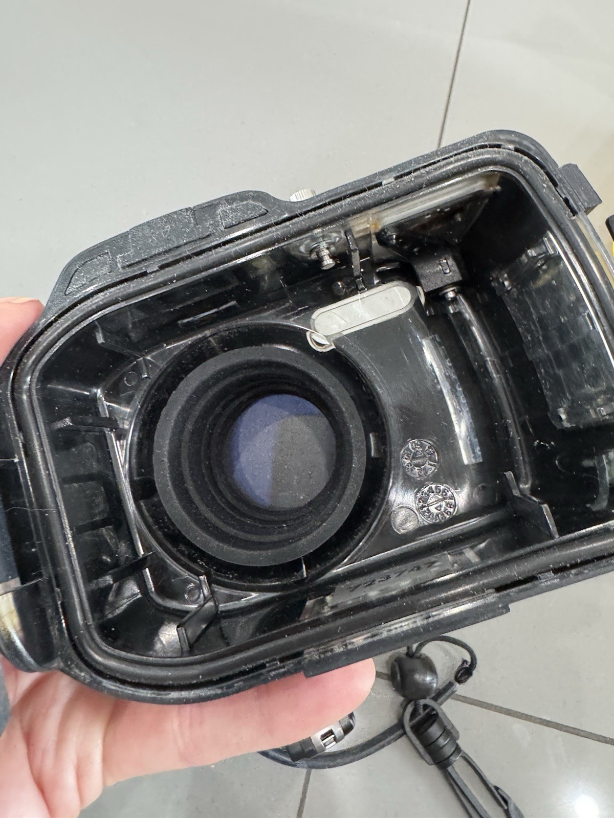 SeaLife DC1000 Digital Underwater Camera With Accessories