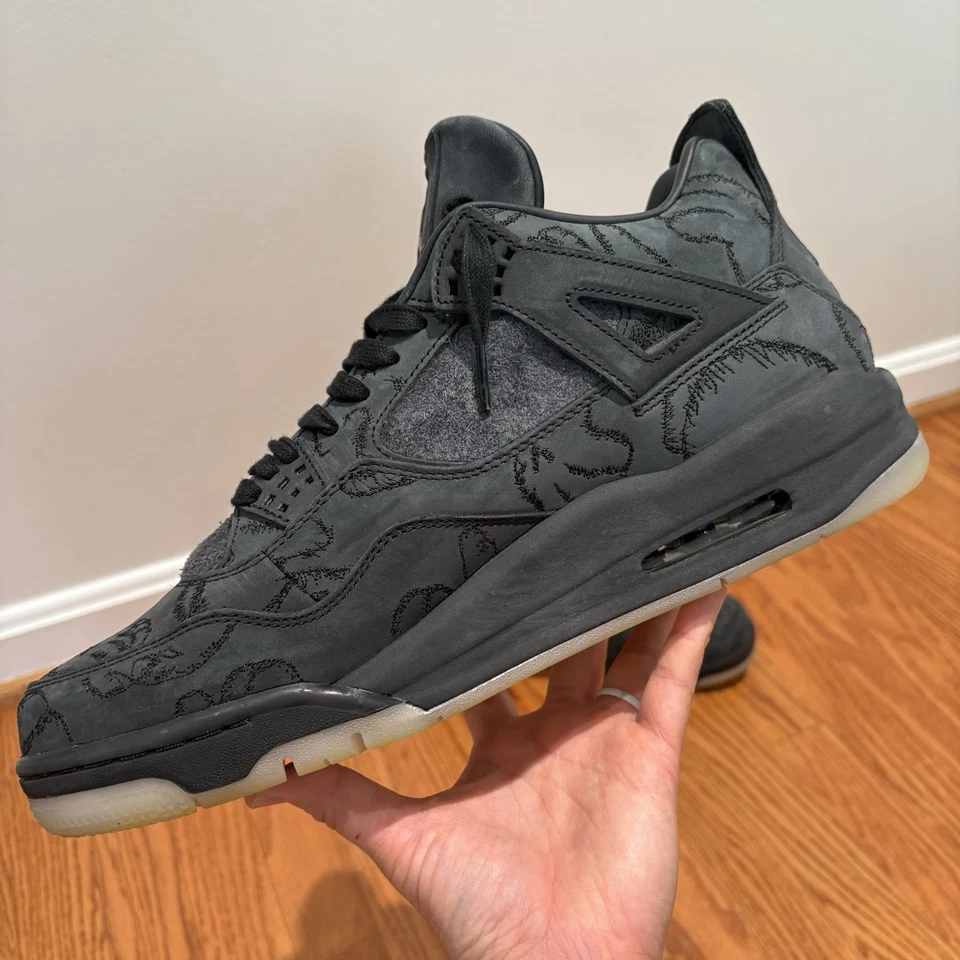 Jordan 4 Retro x KAWS Negro 2017 Hombre’s Talla 13 930155-001 Foto 3 de 4