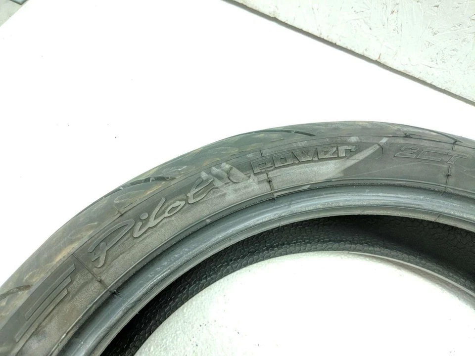 Neumático trasero 14 Honda CTX700 Michelin radial 160/60-17 69W Foto 4 de 4