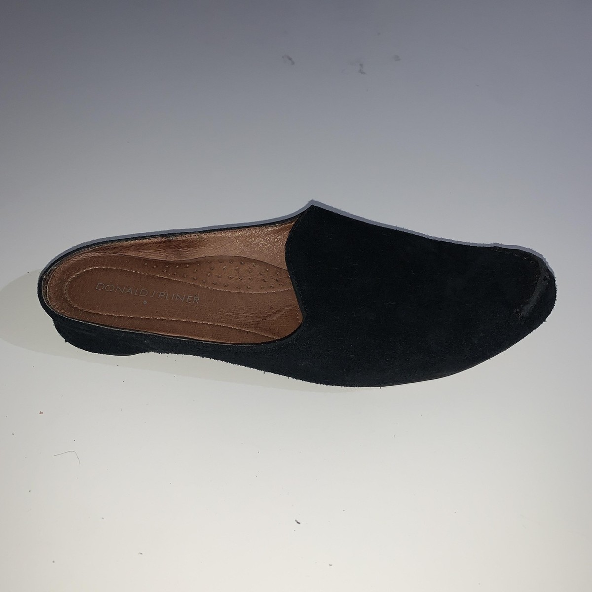 Donald J Pliner Shoes Women display picture 1