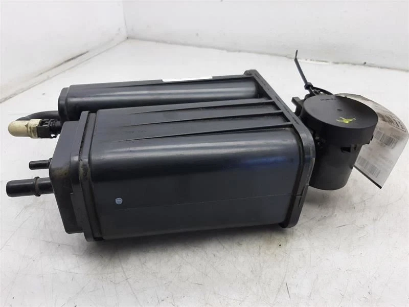 07-17 Buick Enclave Fuel Vapor Canister 15136019 - Image 4 of 4