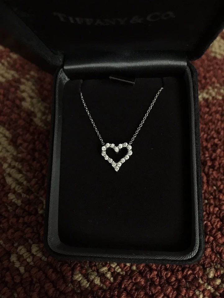 Collar Tiffany & Co. Diamante Corazón Mini .25 ctw Platino 16" Foto 2 de 4