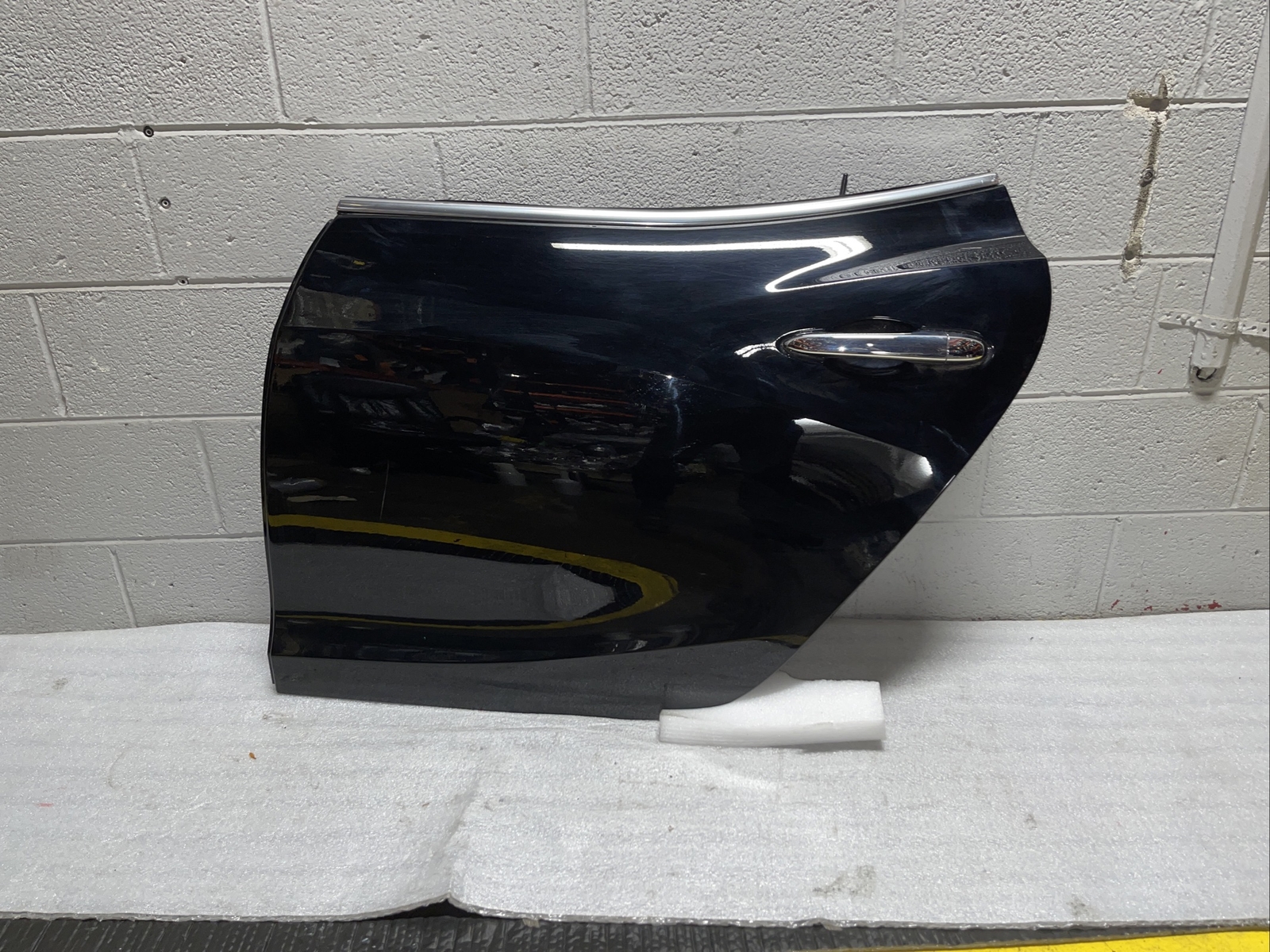 2014-2020 Maserati Ghibli Rear Left Driver Side Door Assembly W/0 Glass OEM*note