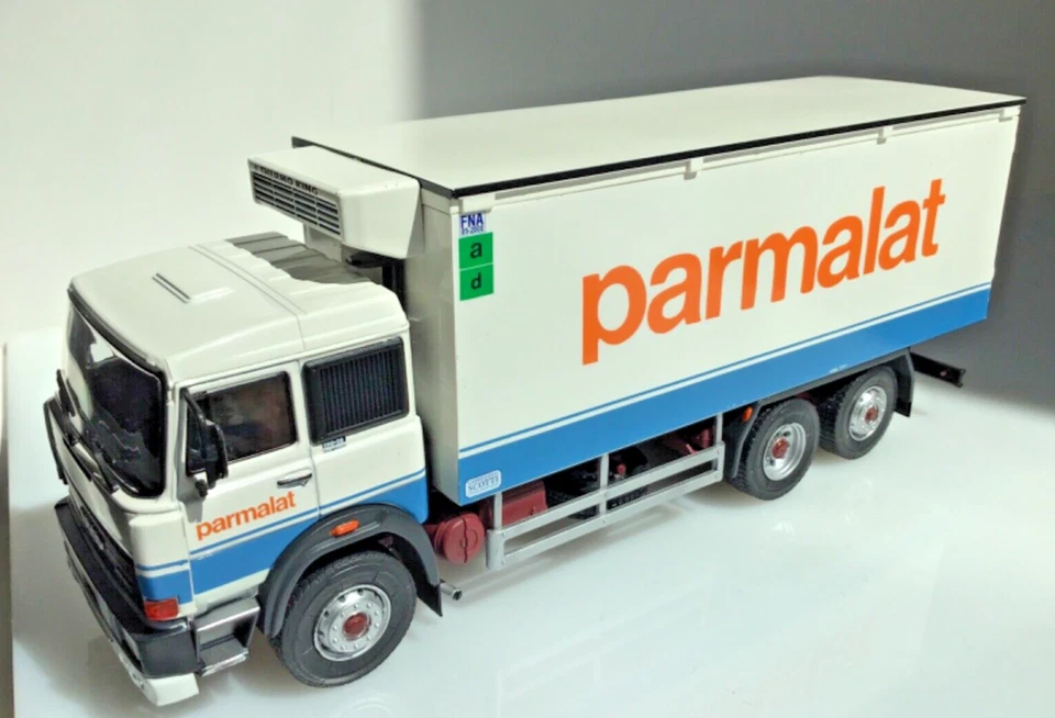 Camion Vintage PARMALAT Iveco 190 anno 1981  Die Cast Model 1/43 - Immagine 3 di 4