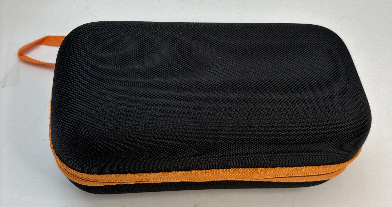 Beatit B9 PRO 600A 14000mAh Portable Car Jump Starter with Wall & Car