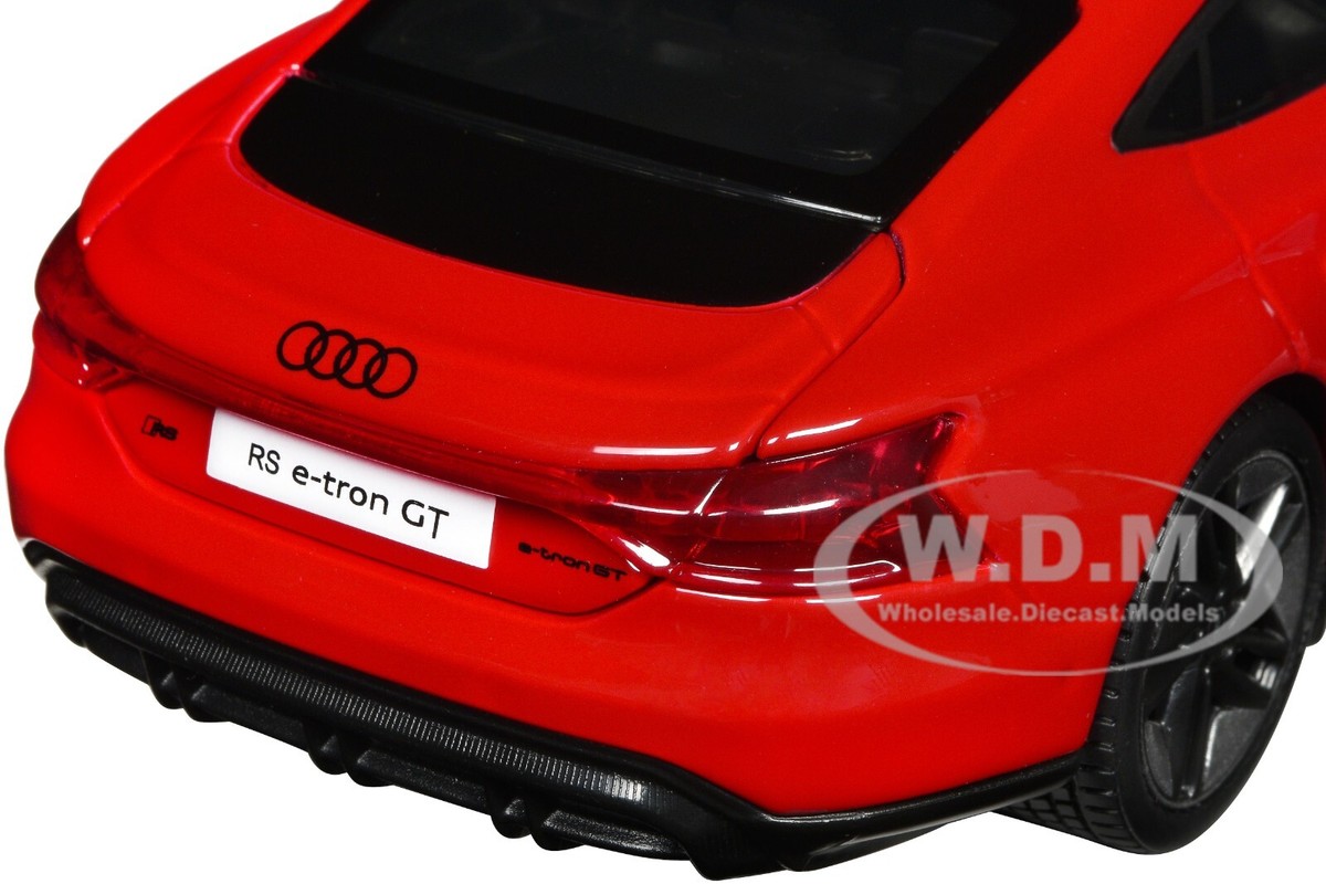 2022 AUDI RS E-TRON GT RED 1/25 DIECAST MODEL CAR BY MAISTO 32907