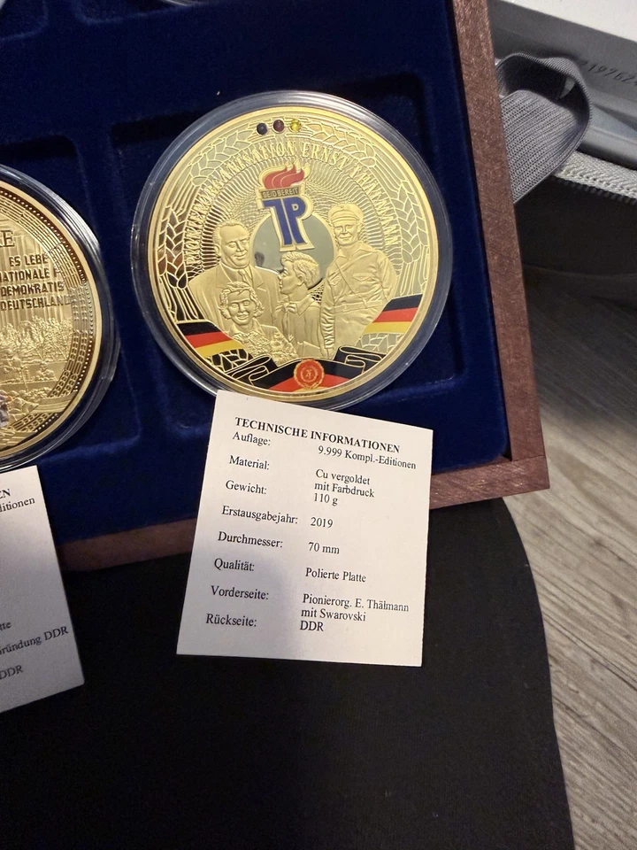 DDR Medaille Pionierorg. E. Thälmann Cu vergoldet Polierte Platte 70 mm Etui - Bild 1 von 1