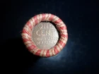 ROLL OF UNSEARCHED WHEAT PENNIES WITH A WHEAT REVERSE AND A 1925D ON THE ENDS.