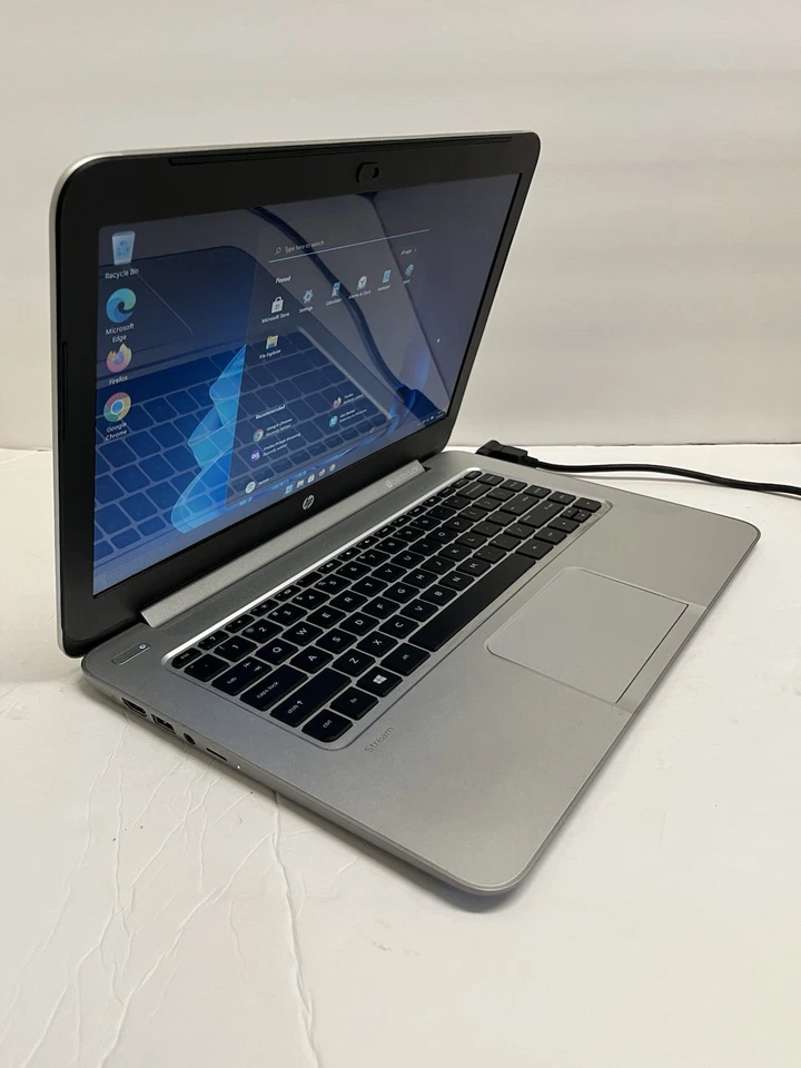 HP Stream 14-z010nr Laptop AMD A4 APU 1.00GHz 2GB RAM 32GB SSD 15.6” - Image 3 of 4