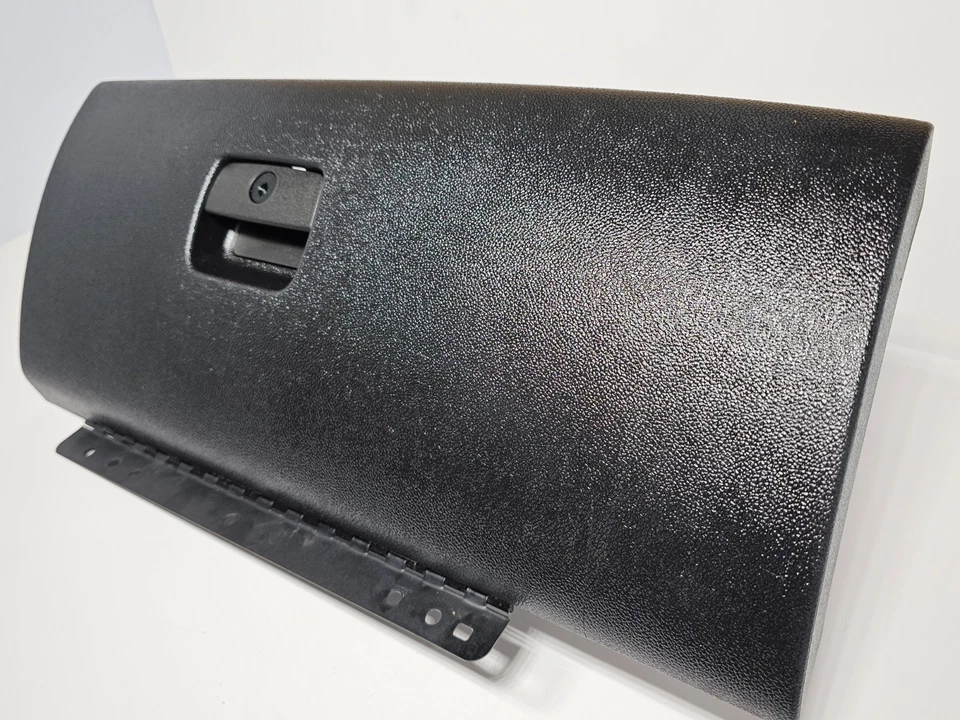 Guantera inferior GM Silverado Tahoe Sierra 2007-2013 negro ébano 10366176 Foto 2 de 4