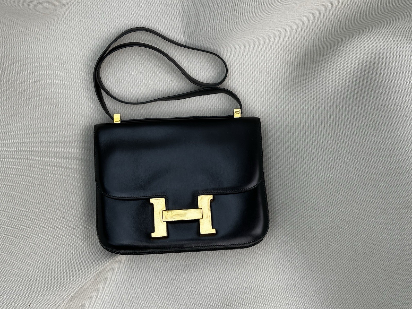HERMÈS Constance 23 Shoulder Bag Black Box Calf Leather. 1972 vintage.  