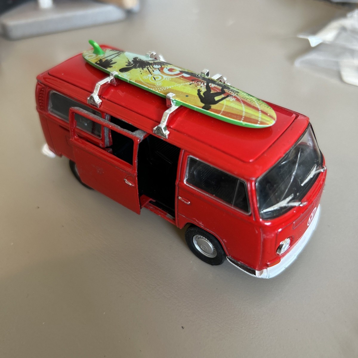 Welly Working Vintage 1972 Volkswagen Bus Surf 1:34 1:39 Scale 4.5
