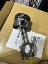 Deutz TD 2009 L04 piston, connecting rod, and rings