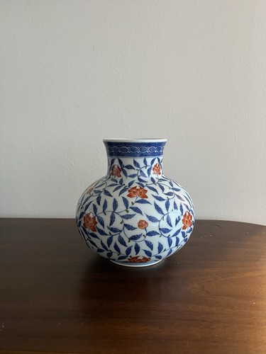 Fukagawa-Seiji Arita Porcelain Japanese Vase singed