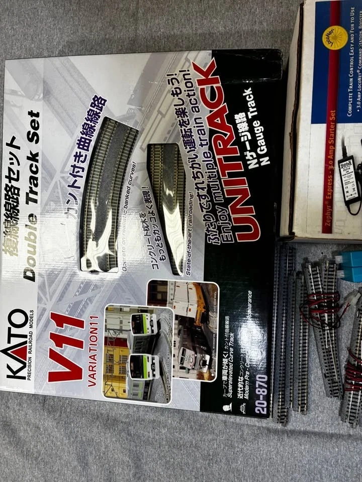 KATO / DIGITRAX DCC STARTER SET N SCALE - Image 3 of 4