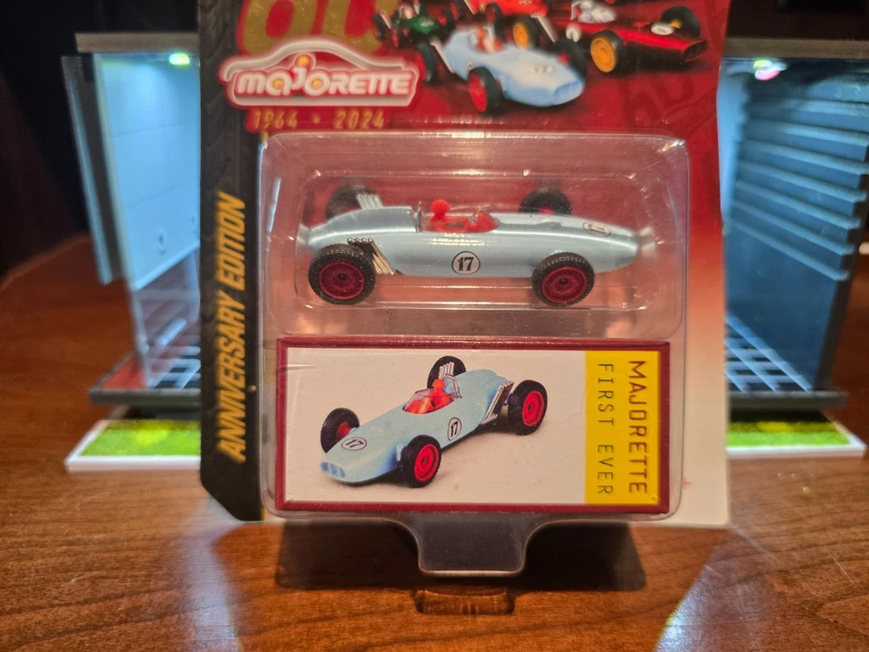 💎 2025 MAJORETTE Anniversary Edition FIRST EVER Chrome With Collector Box - Image 2 of 4