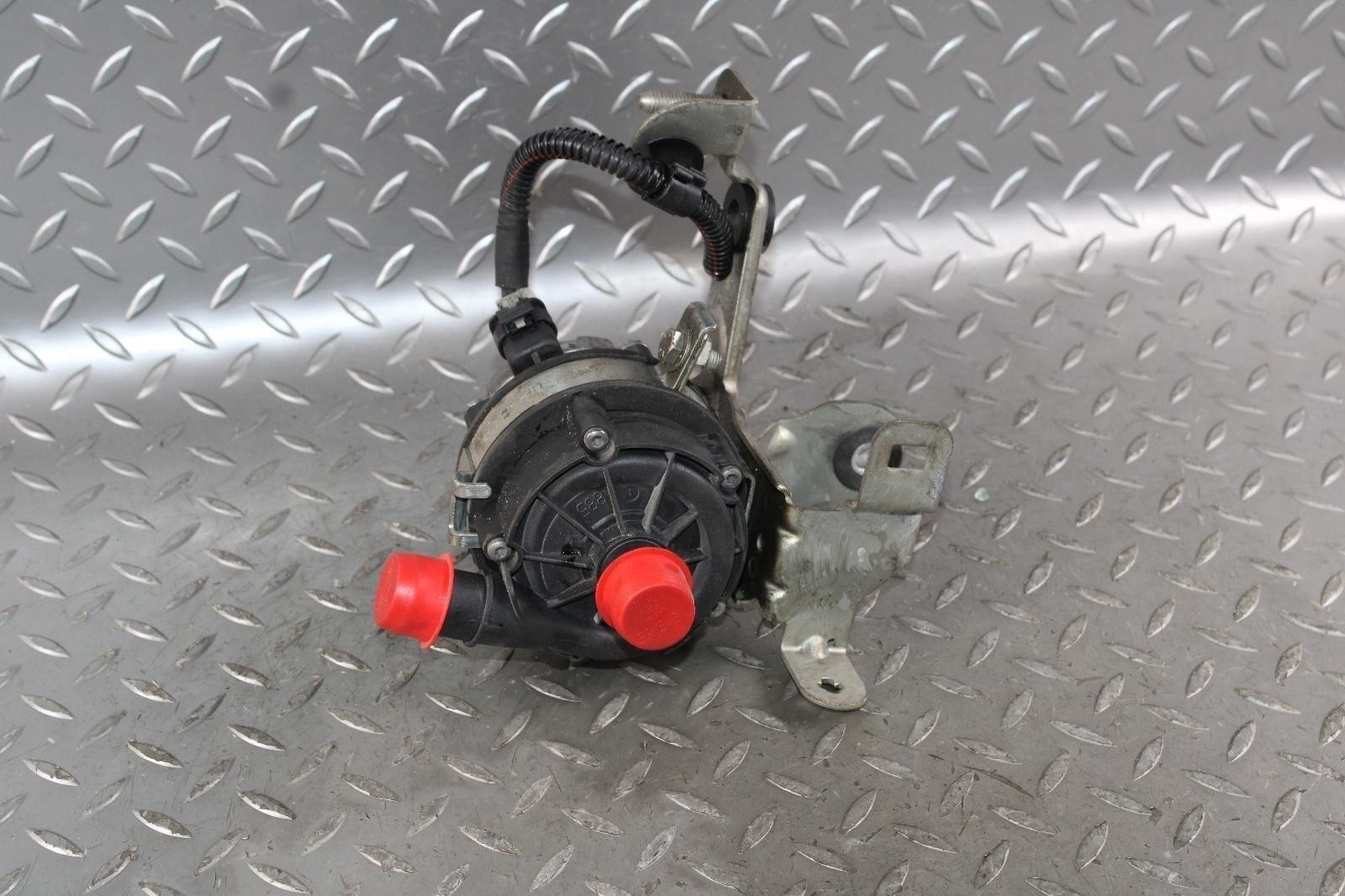 17-21 Ghibli 3.0L Motor Engine Auxiliary Aux Water Pump Assembly OEM Factory WTY