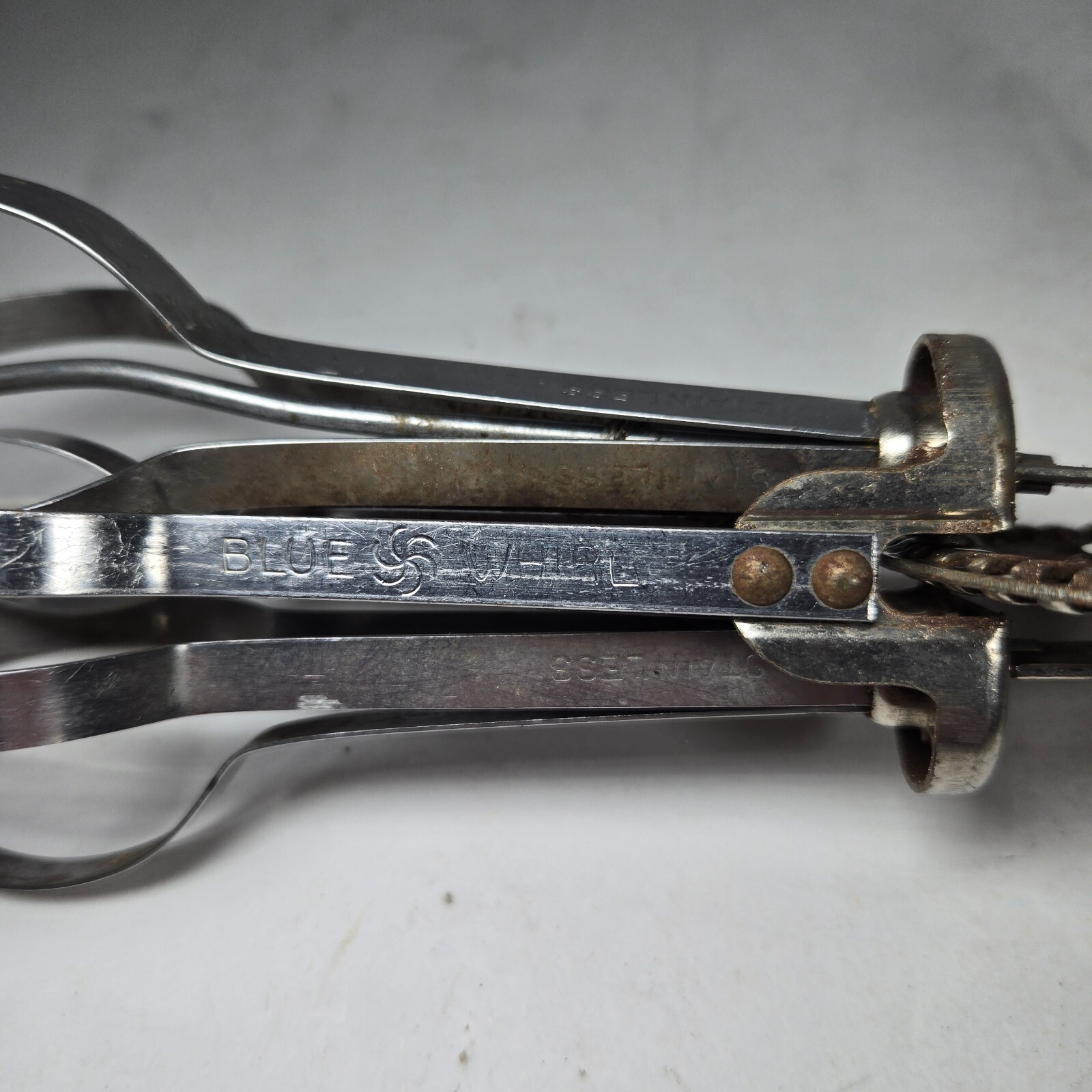 Blue Whirl Mechanical Egg Beater Kitchen Tool Red Handle Hand Mixer High Speed