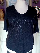 Quacker Factory   Woman's Black Sequined Top    V-Neckline    Size 1X    NEW