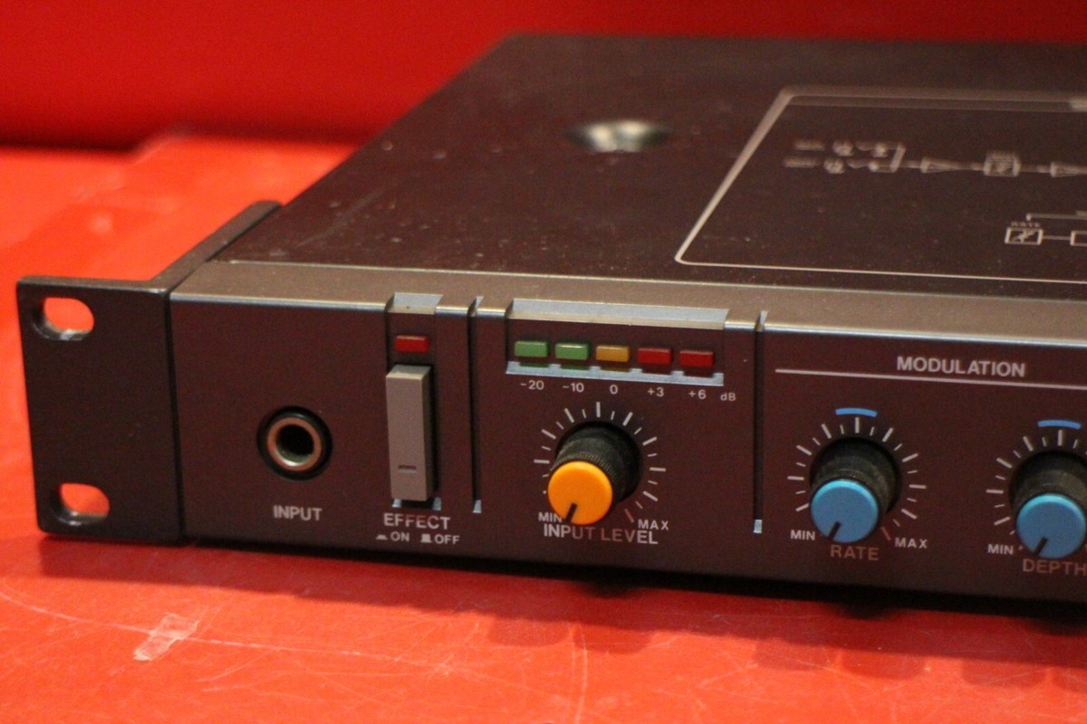 BOSS スーパーコーラス CEー300 Boss CE-300 Super Chorus (IT Jul 85)