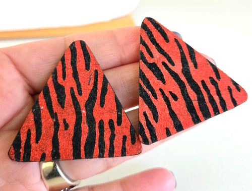 Memphis Mod Velvet Rust Black Animal Print Triangle Wood Pierced Earrings 1.75" - Picture 2 of 6